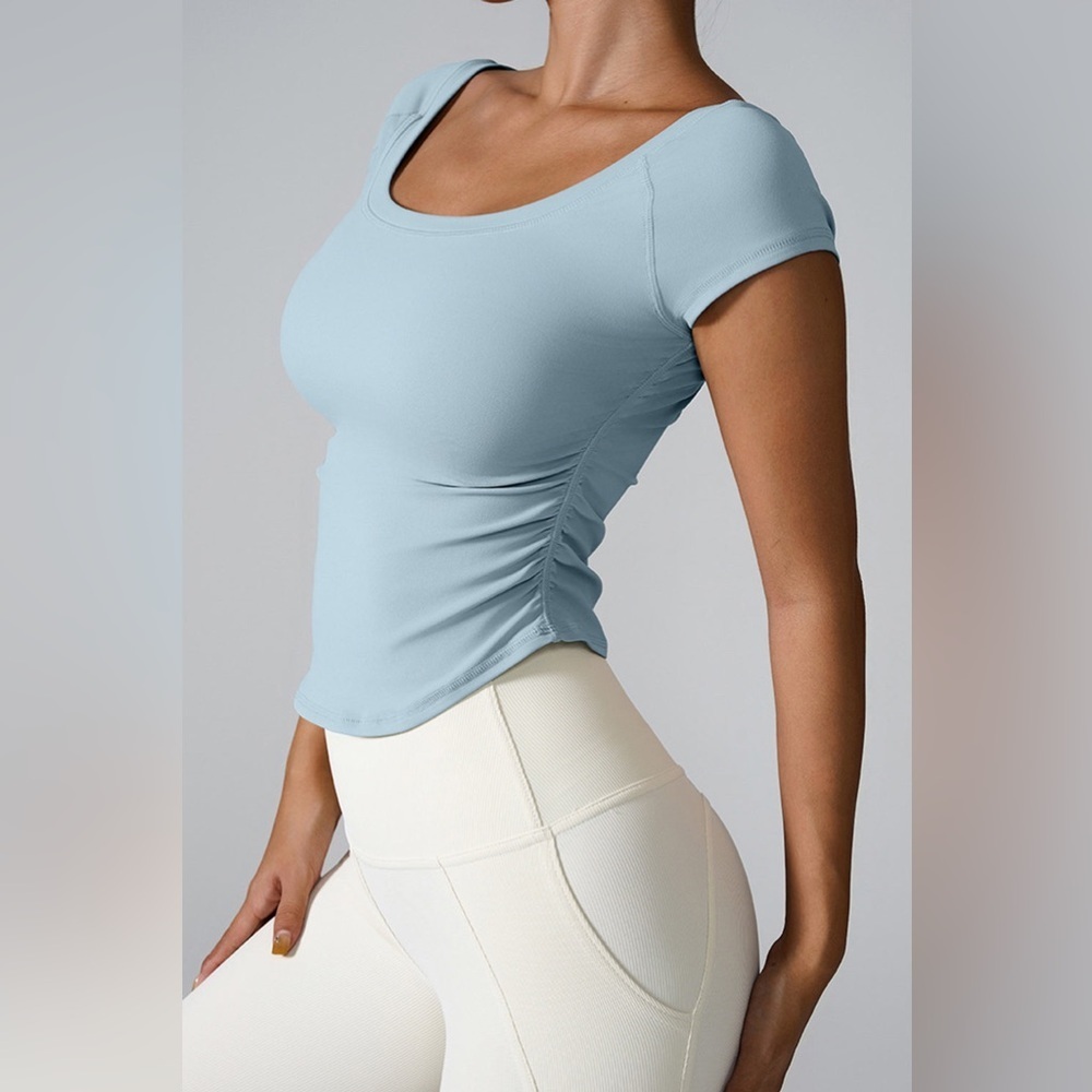 Workout Tops for Women Scoop Neck Crop Top Gym Tee Small  Baby Tee Yoga Gymwear